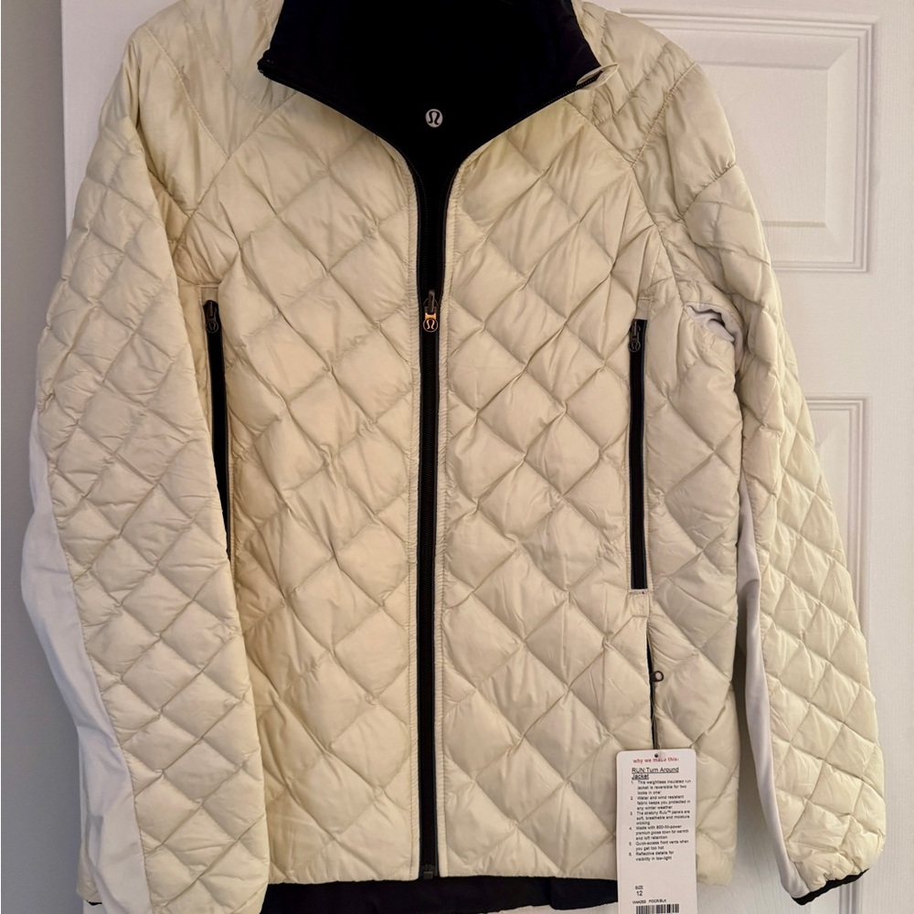 NWT Lululemon Athletica Run Turn Around Jacket. Size 12